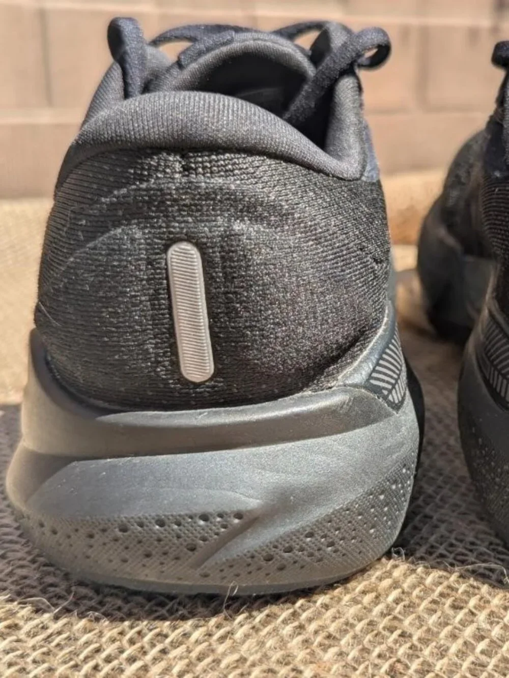 Brooks like new